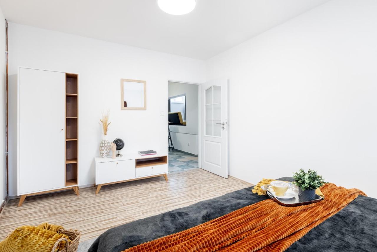 Wine & Bike City Tower Apartments Znojmo Exterior photo